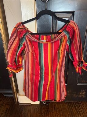 Striped Off-Shoulder Women’s Top in Red Silverado Brand size small